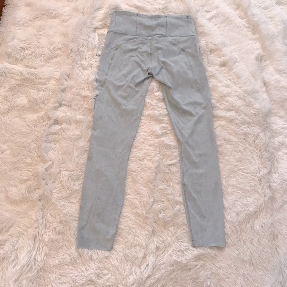 Lululemon Fast and Free HR Tight 25” in Washed Indigo/White tie dye - Picture 5 of 13